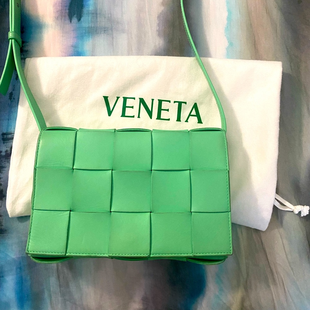 Bottega Venetta Cassette crossbody bag excellent condition